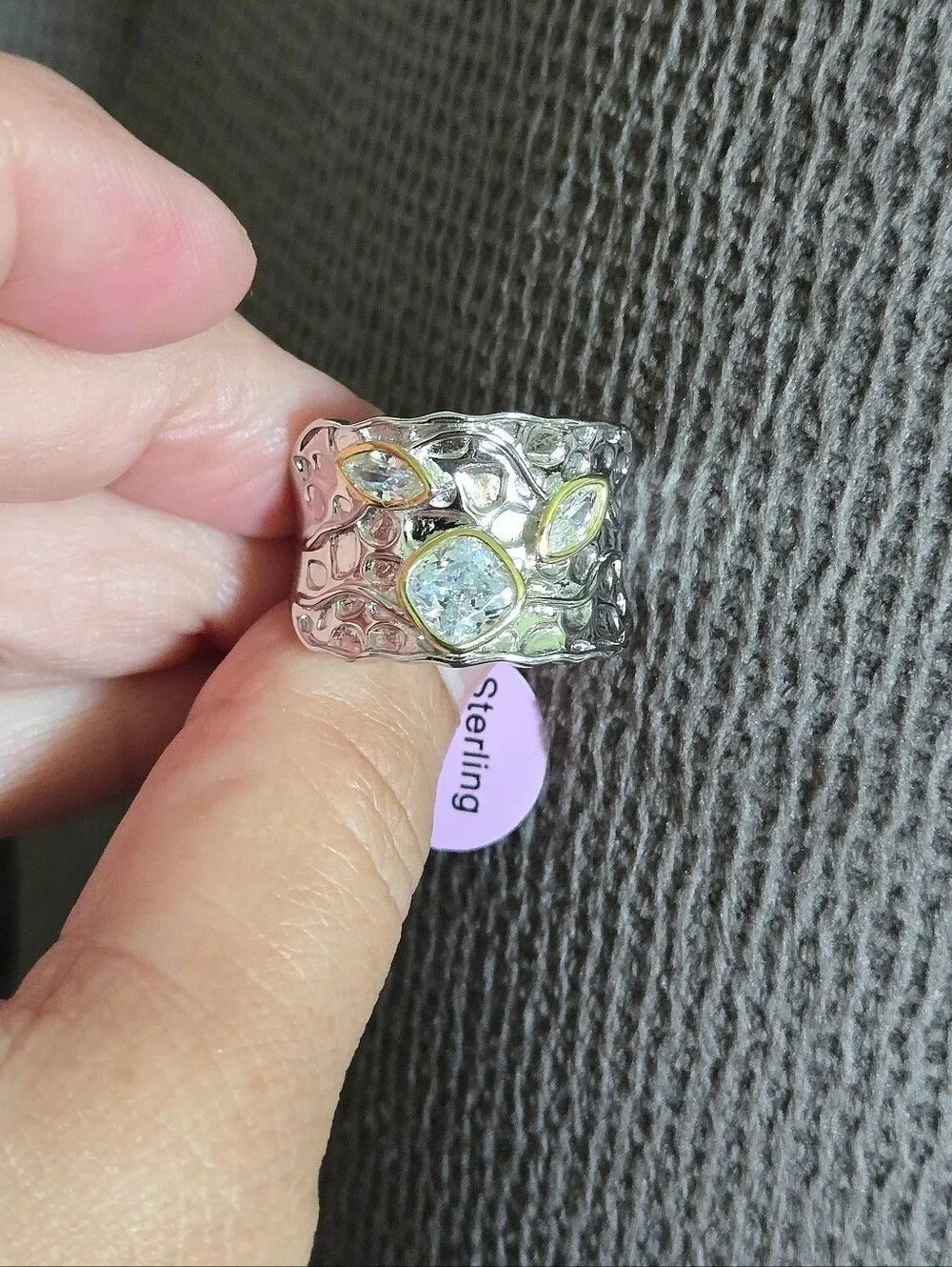Silver🤍 Textured Statement Ring💍 - NWT